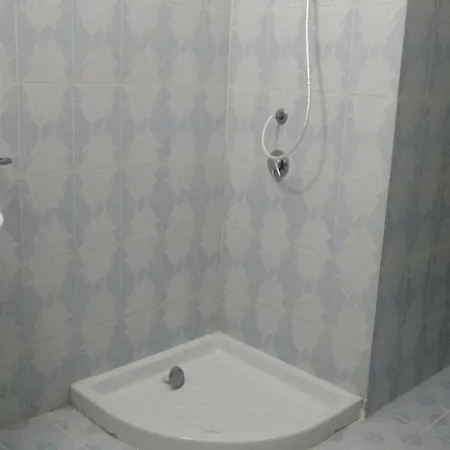 Blendi 12 Отель 3*